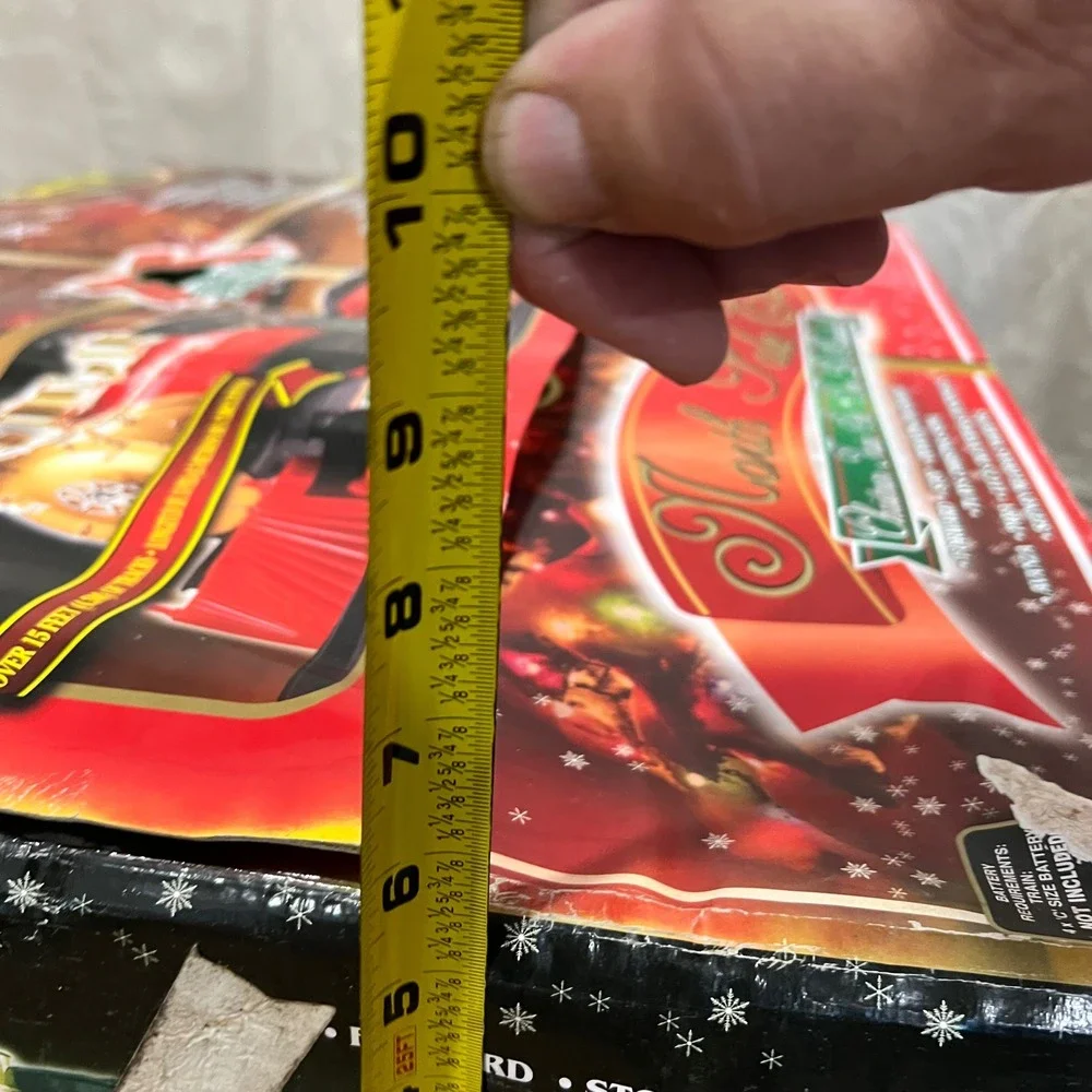 Eztec North Pole Express Christmas Train Set 27pc Battery Operated 15ft Track